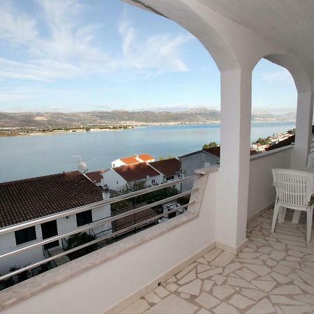 Apartments Maja - Sea View Trogir Exterior photo