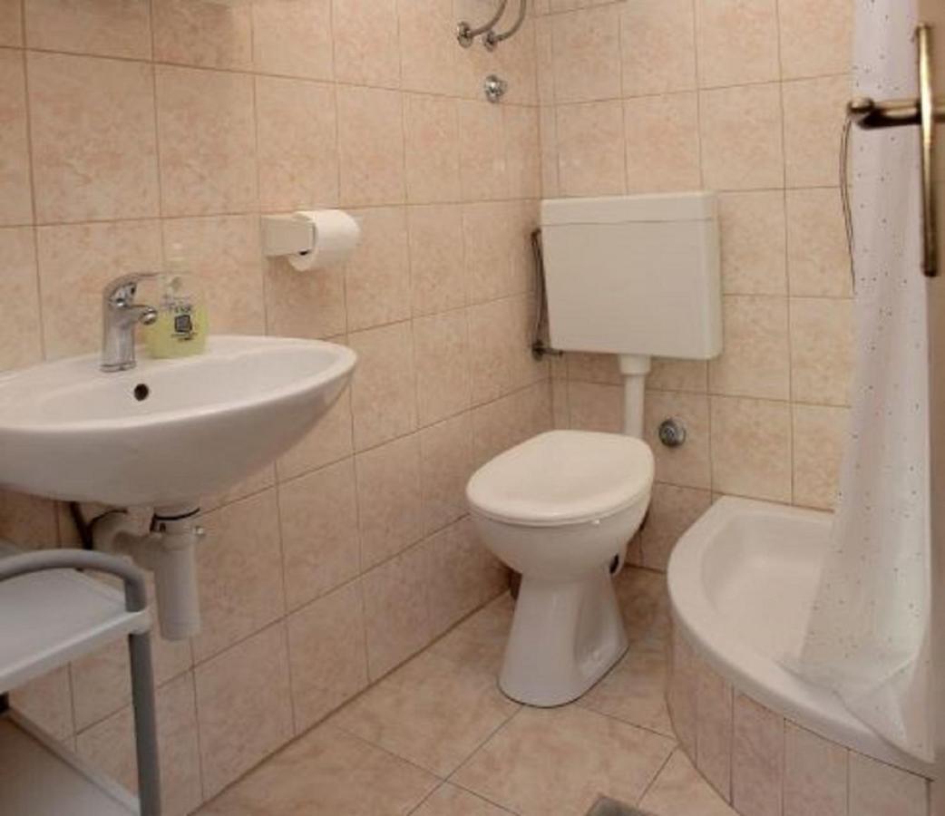 Apartments Maja - Sea View Trogir Exterior photo