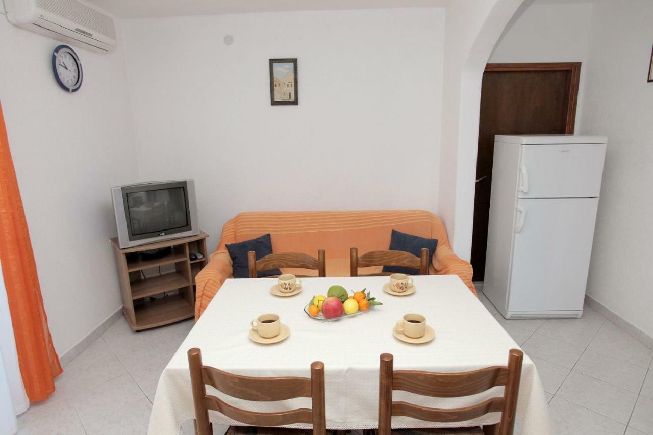 Apartments Maja - Sea View Trogir Exterior photo